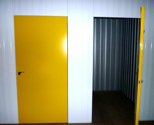 Steel Storage Locker -­‐ 2